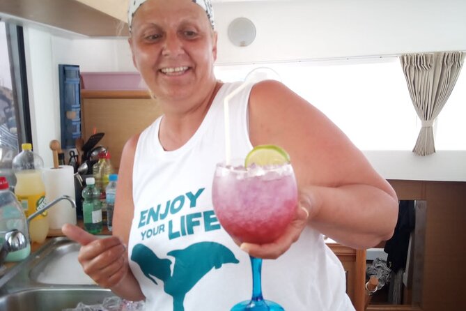 Mallorca Catamaran Small Group Cruise with Tapas 4-hours - Cocktails, mocktails, and what you pay extra for