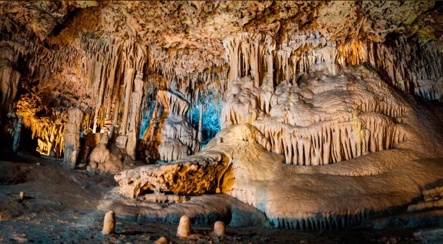 Mallorca: Caves of Hams and Dinosaurland Ticket with Pickup - A closer look at the underground route