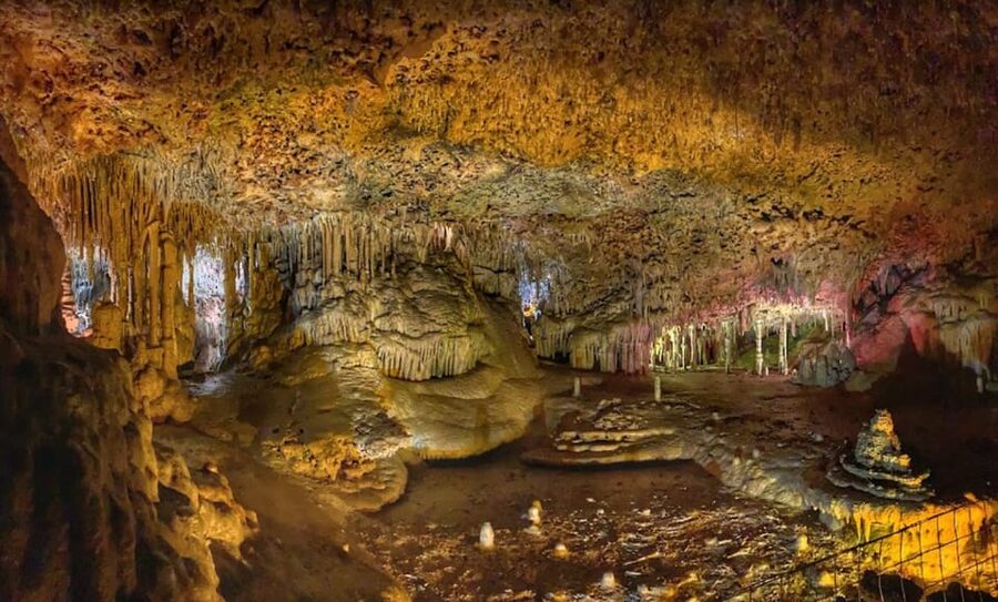 Mallorca: Day Trip to Caves of Hams & Optional Dinosaurland - Caves of Hams or an independent visit?