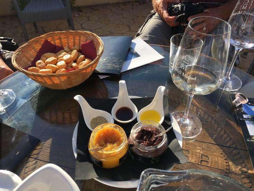 Mallorca: Dinner Experience with the Famous "Paella Man" - Starting with Mallorcan-style appetizers