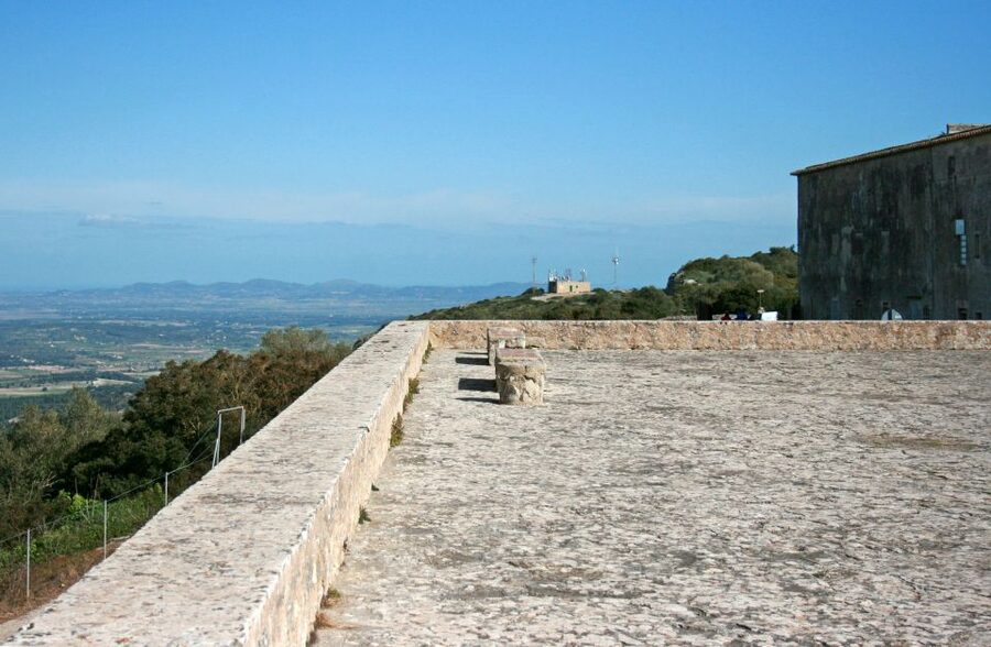 Mallorca: Discovering 5 Charming Villages of Mallorca - Pina, where the route keeps its small-scale feel
