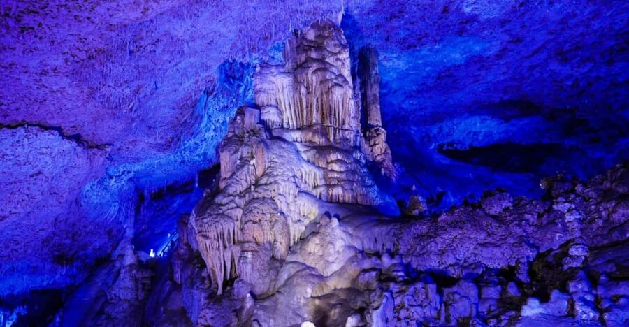 Mallorca: Drach Caves, Lake Martel, & Pearl Factory Day Trip - Guides, languages, and the ride between stops