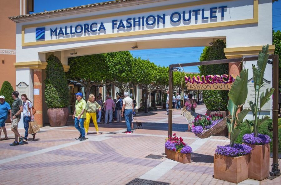 Mallorca: Fashion Outlet Shopping Excursion by Bus - Practical planning for the day