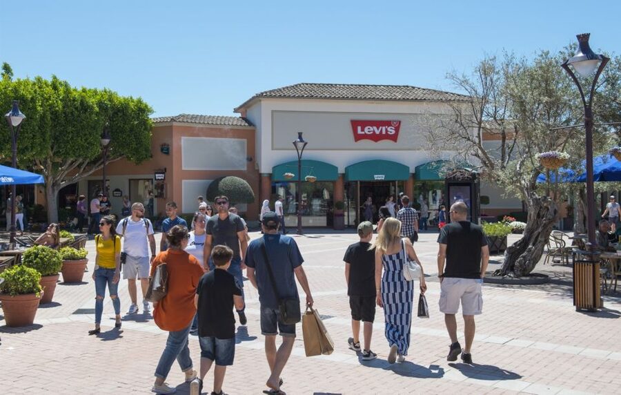 Mallorca: Fashion Outlet Shopping Excursion by Bus - What this Mallorca shopping day is really like