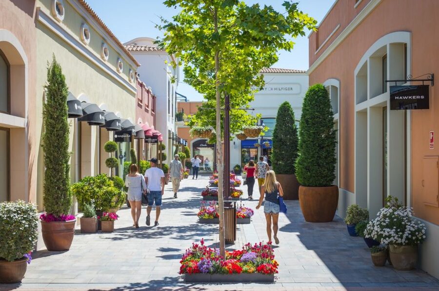 Mallorca: Fashion Outlet Shopping Excursion by Bus - How the VIP Day Pass affects the price