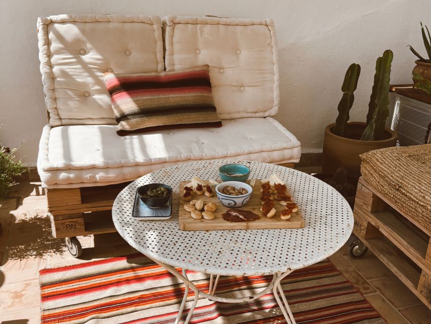Mallorca: Gastronomic Wine Tasting & Local Delicacies - Five glasses and a lesson in tasting
