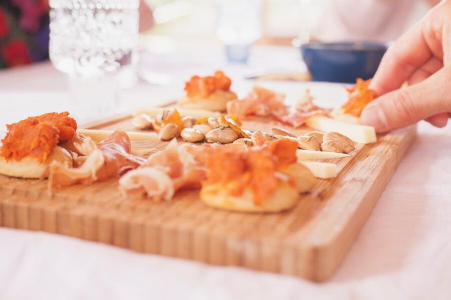 Mallorca: Gastronomic Wine Tasting & Local Delicacies - Who should book this Pollença experience?