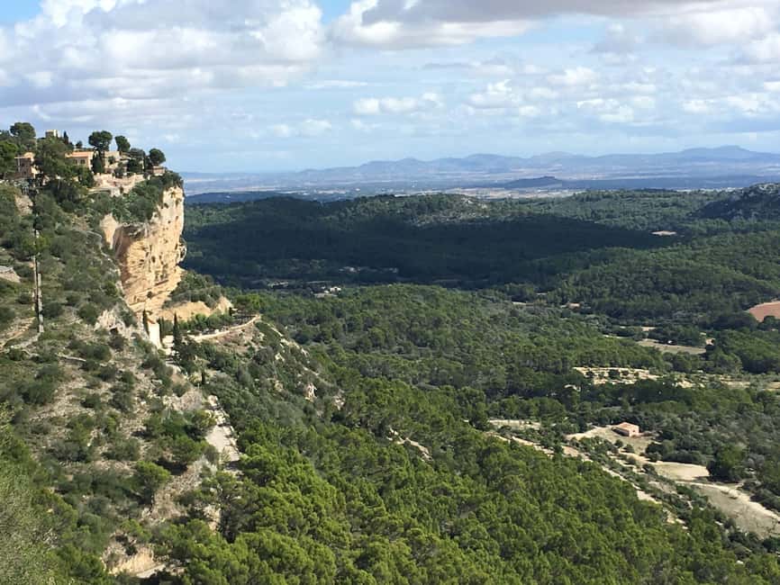 Mallorca hiking tour "Castell d'Alaró" - Finca Es Verger and the first mountain views