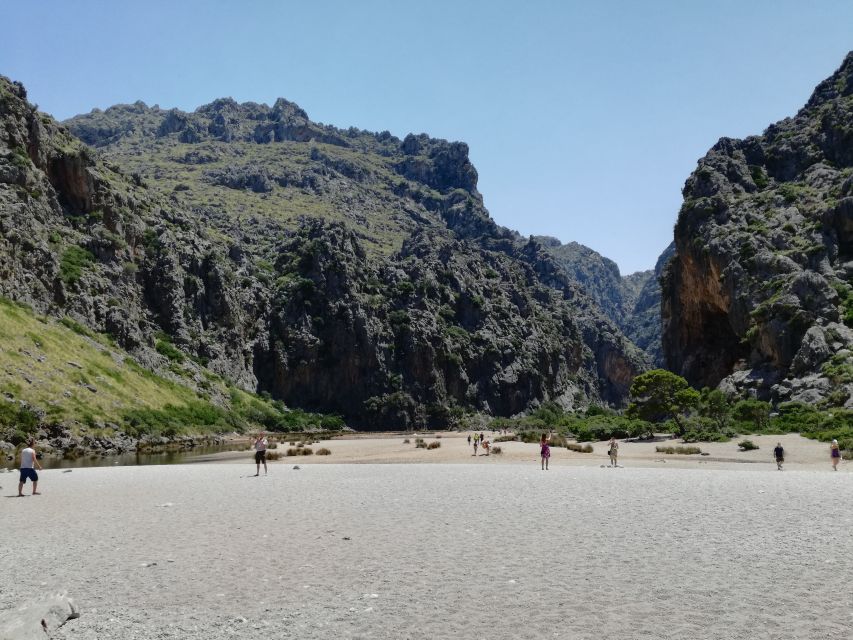 Mallorca: Island Tour with Boat, Train, and Hotel Transfer - Morning pickup and the long ride west