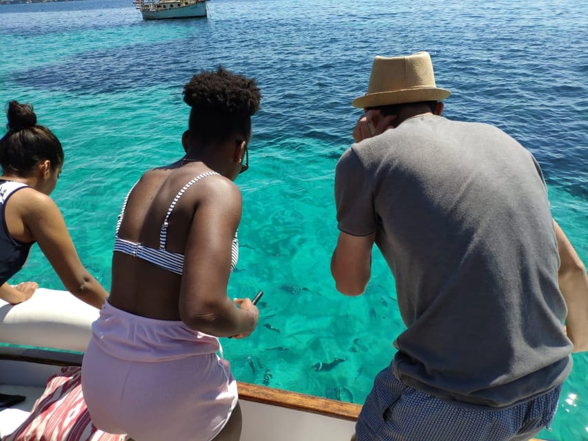 Mallorca: Llaüt Excursion around Palma with food and drinks - Punta Negra combines two beaches with lunch on board