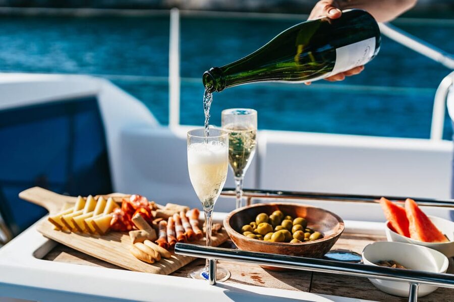 Mallorca: Midday or Sunset Sailing with Snacks and Open Bar - The secret stop and the best water time