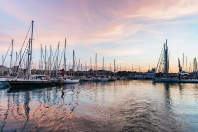 Midday or Sunset Sailing with Snacks and Open Bar