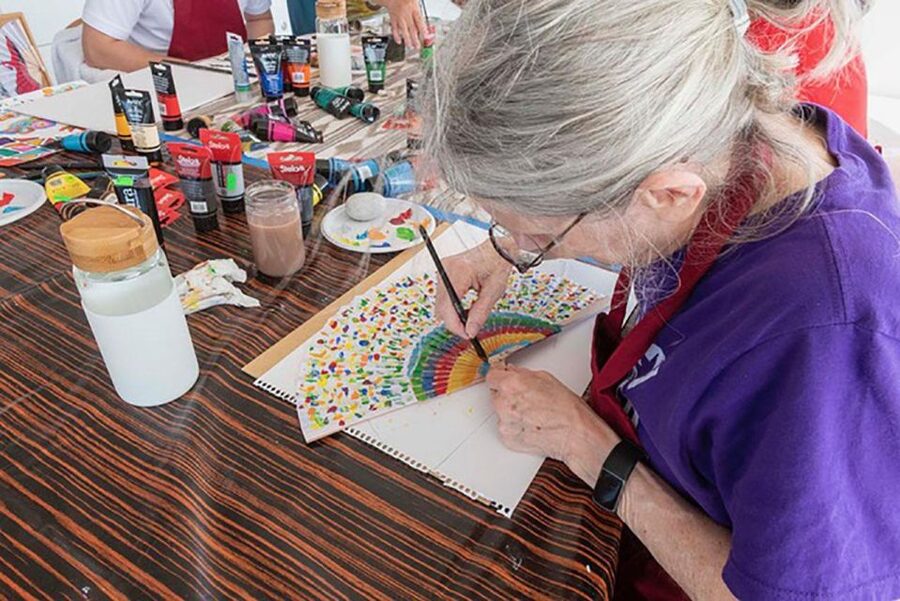 Mallorca/Porto Cristo: Design your own Spanish hand fan - Who Will Enjoy This Workshop Most