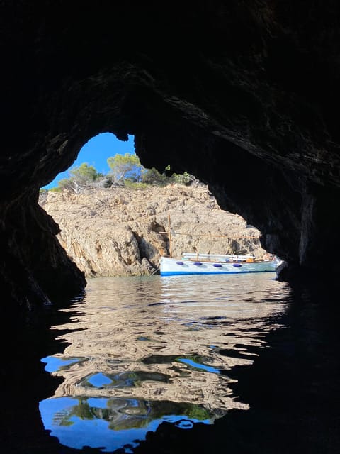 Mallorca: Private Boat Trip to Alcudia, Pollensa & Formentor - What is included, and what is not