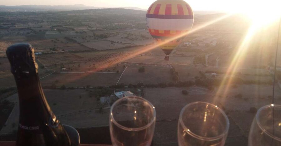 Mallorca: Private Hot Air Balloon Ride - Floating above Mallorca at sunrise or sunset