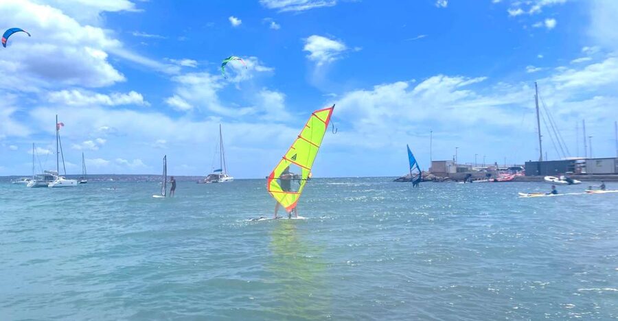 Mallorca: Private Windsurf Lesson - Learning to windsurf beside Palma