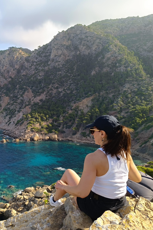 Mallorca: Sant Elm to La Trapa Monastery Guided Hike - Taking a break before the return to Sant Elm