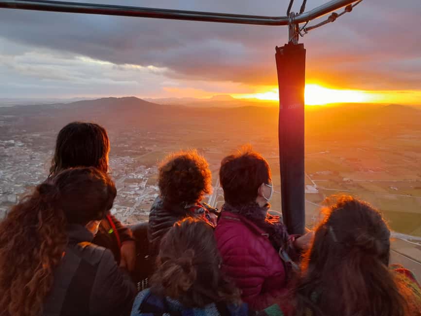 Mallorca: Sunset Balloon ride - Landing, celebration, and the trip back
