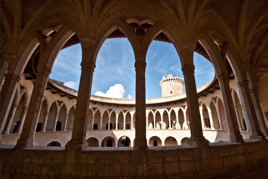 Mallorca: Transfer to Palma self-guided Tour - The transfer and panoramic introduction