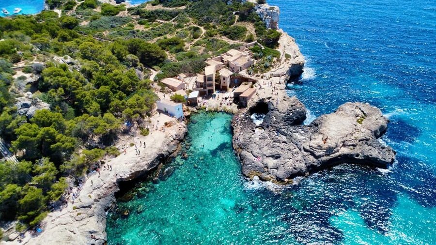 Mallorca: Vintage Sunset tour by the sea with a picnic - Starting at Mirador de sa Torre