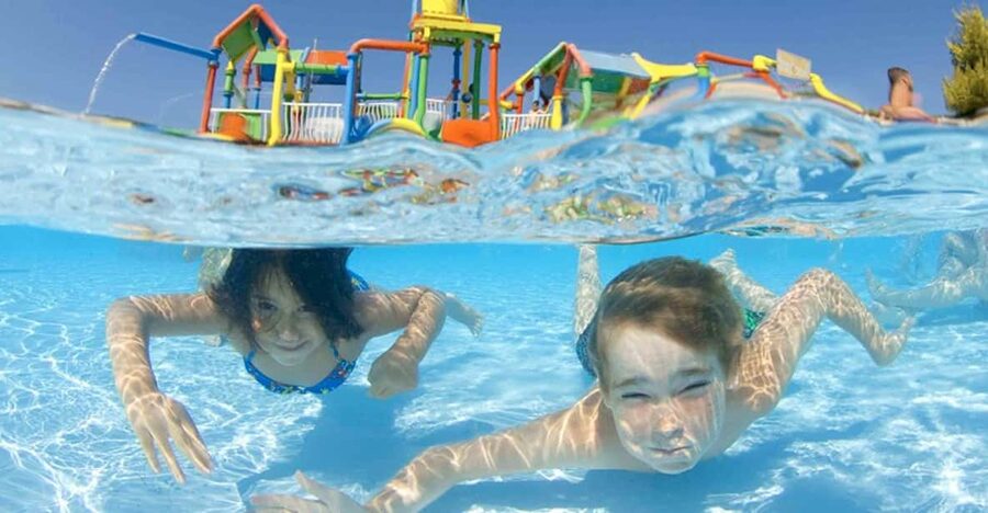 Mallorca: Western Waterpark Tickets with Transfer - The 70-minute ride from Port Alcúdia