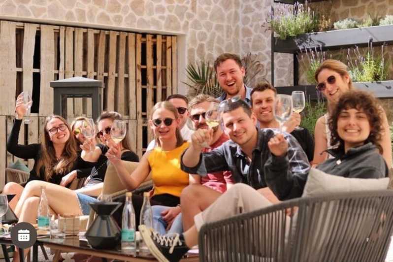 Mallorca: Wine Tasting from the smallest wineries 5 Wines - Tapas make the wine easier to appreciate
