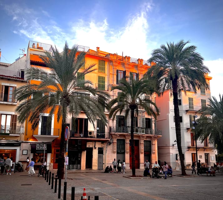 Palma authentically. Small group City tour with tapas - Second restaurant stop: turning a walk into a full meal