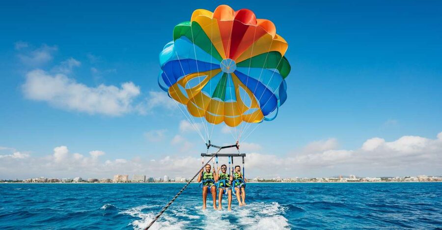Palma Bay: Parasailing Experience - Taking off from Playa de Palma