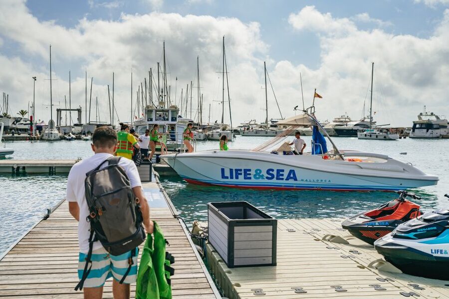 Palma Bay: Parasailing Experience - Safety, comfort, and the crew