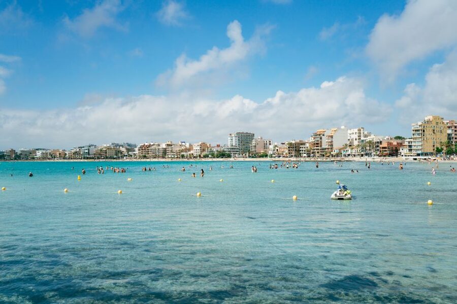 Palma Bay: Parasailing Experience - Getting ready on the launch platform