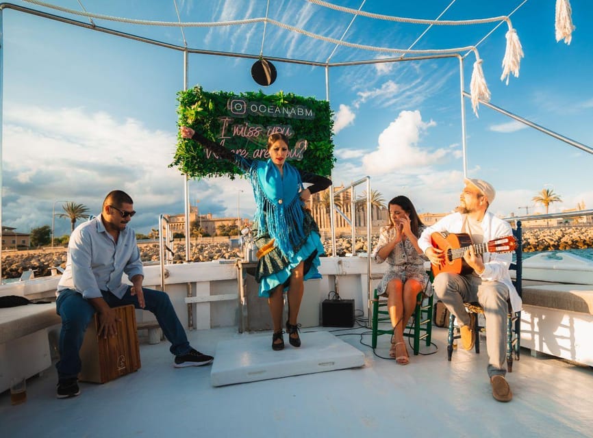 Palma : Boat Trip with Live Flamenco Show - What the included drink and snacks add