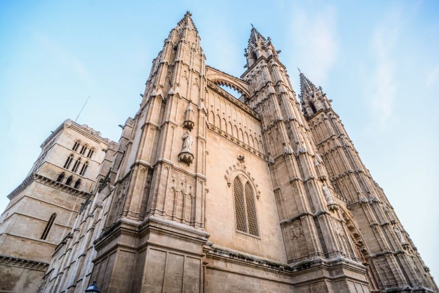 Palma: Cathedral of Mallorca Skip-the-Line Entry Ticket - The Gothic interior, from royal chapel to stained glass