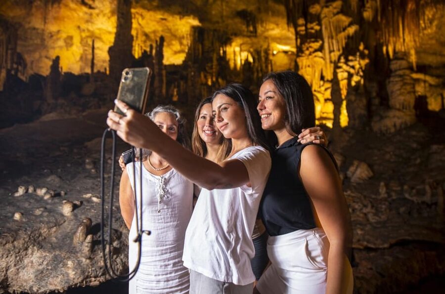 Palma: Caves of Drach Entrance, Music Concert, and Boat Trip - Guide quality and group organization