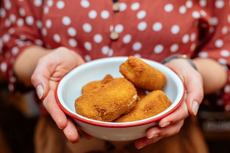 Palma de Mallorca: 10 Tastings Private Food Tour - Why a food walk works well in Palma