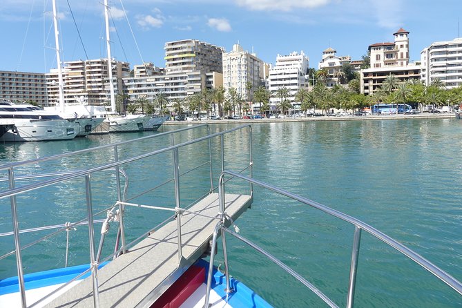 Palma de Mallorca Bay Boat Trip - The old town meeting point and first five minutes