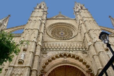 City Walking Tour with The Cathedral