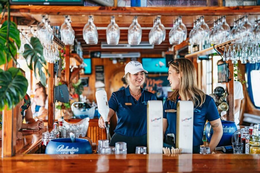 Palma de Mallorca: Daytime Boat Party with Live DJ - Buffet lunch on a moving boat