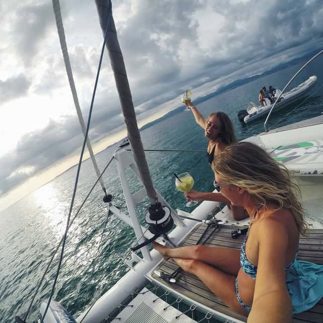 Palma de Mallorca: Deluxe Catamaran Sailing Tour with Meal - Cala Vella, the swimming stop