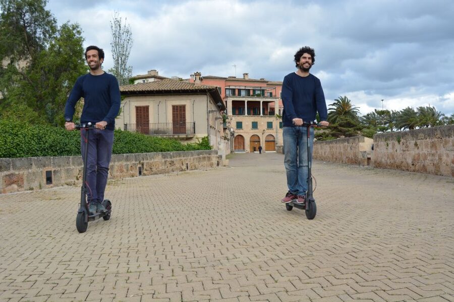 Palma de Mallorca: E-Scooter Rental - Starting in Palma with a quick scooter lesson