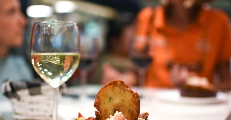 Palma de Mallorca: Foodie Walking Tour of the Old Town - Booking, meeting, and cancellation details