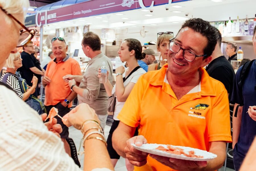 Palma de Mallorca: Foodie Walking Tour of the Old Town - Walking pace, heat, crowds, and group size