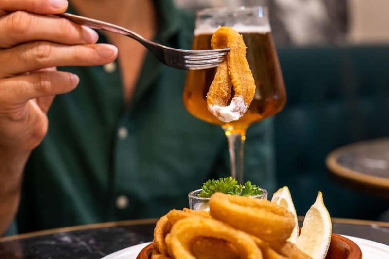 Palma de Mallorca: Gourmet Tapas and Wine Tour - Stop two: Casa s’Oli and the short Old Town walk