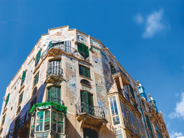 Palma de Mallorca: Guided Tour of the Old Town - A taste of the market hall, without a meal included