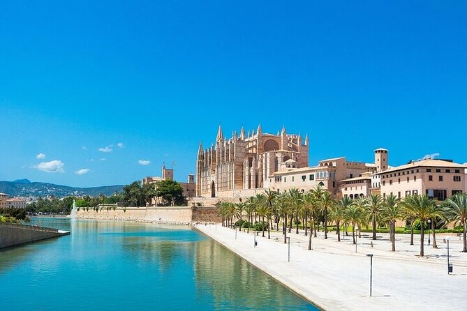 Palma de Mallorca Must-See Attractions Walking Tour With A Guide - Starting near Passeig des Born and entering the old town