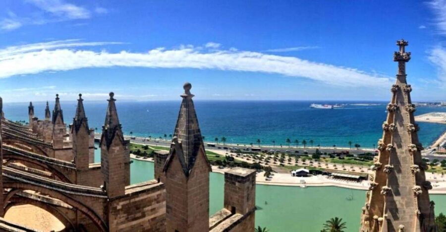 Palma de Mallorca: Old Town Guided Tour & Cathedral Visit - Entering Palma Cathedral, La Seu