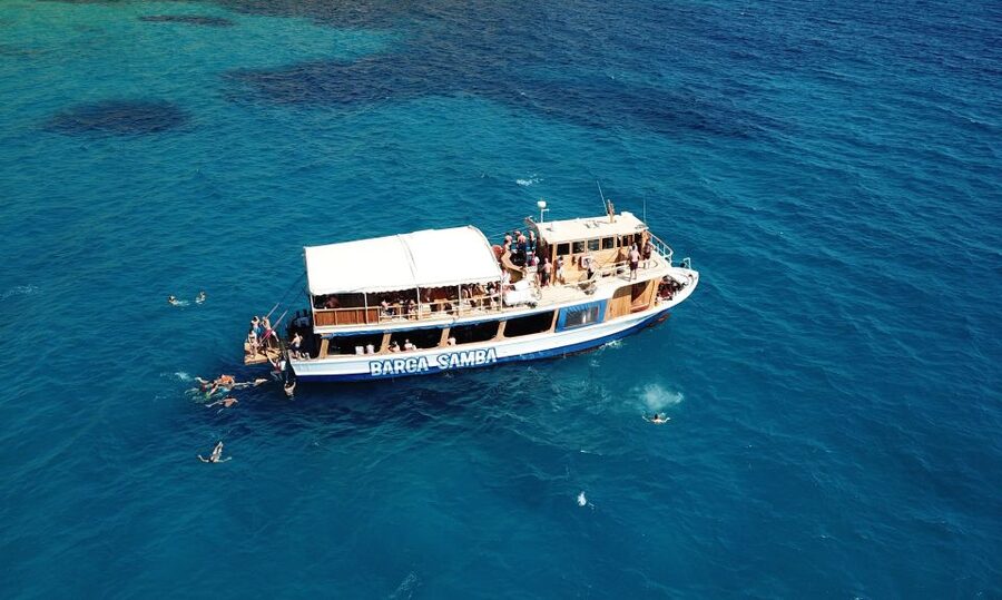 Palma de Mallorca: Palma Bay Boat Tour with Snorkeling - DJ, guitar, sports, and the floating party