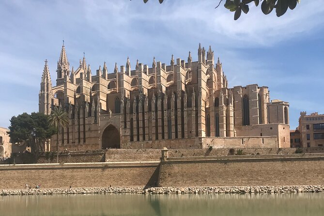 Palma de Mallorca: PRIVATE Local Food And Cathedral Experience - Who will enjoy this Palma experience?