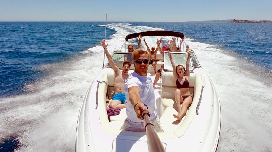 Palma de Mallorca: Private Yacht Trip with Drinks - Captain Alex and the human side of the outing