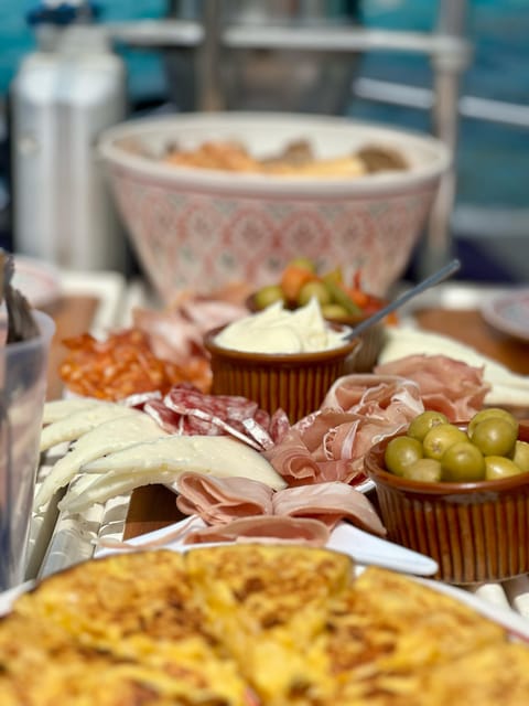 Palma de Mallorca: Sailing Boat Trip with Skipper & Tapas - Choosing between a half-day and full-day charter