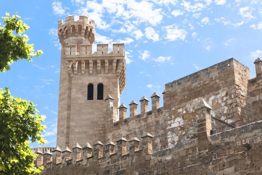 Palma de Mallorca: Self-Guided Audio Tour - Edifici Casasayas and Palma’s visual details